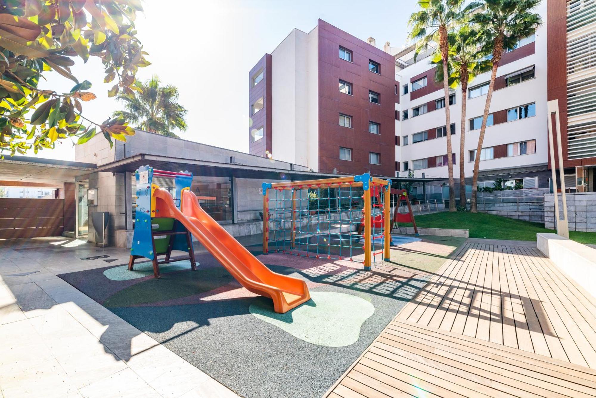 Tuguest Avenida De La Investigacion - Free Parking Apartment Granada Luaran gambar