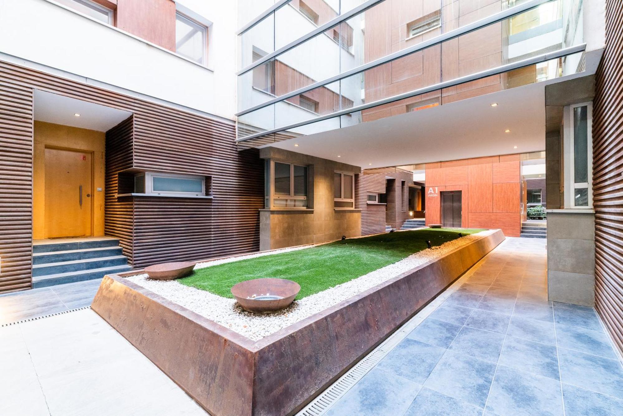 Tuguest Avenida De La Investigacion - Free Parking Apartment Granada Luaran gambar