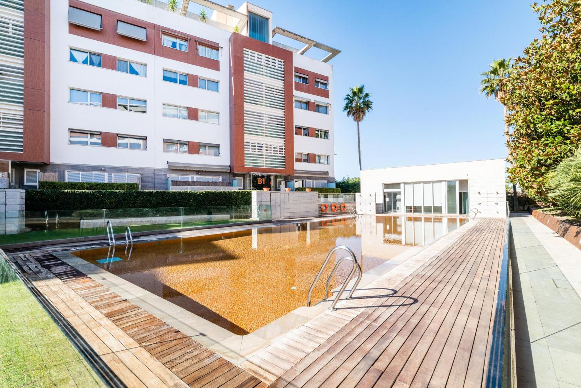 Tuguest Avenida De La Investigacion - Free Parking Apartment Granada Luaran gambar