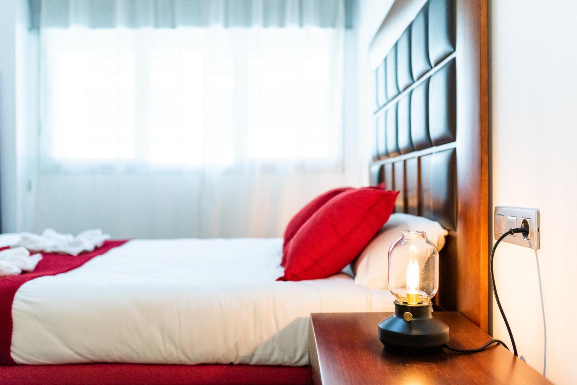 Tuguest Avenida De La Investigacion - Free Parking Apartment Granada Luaran gambar