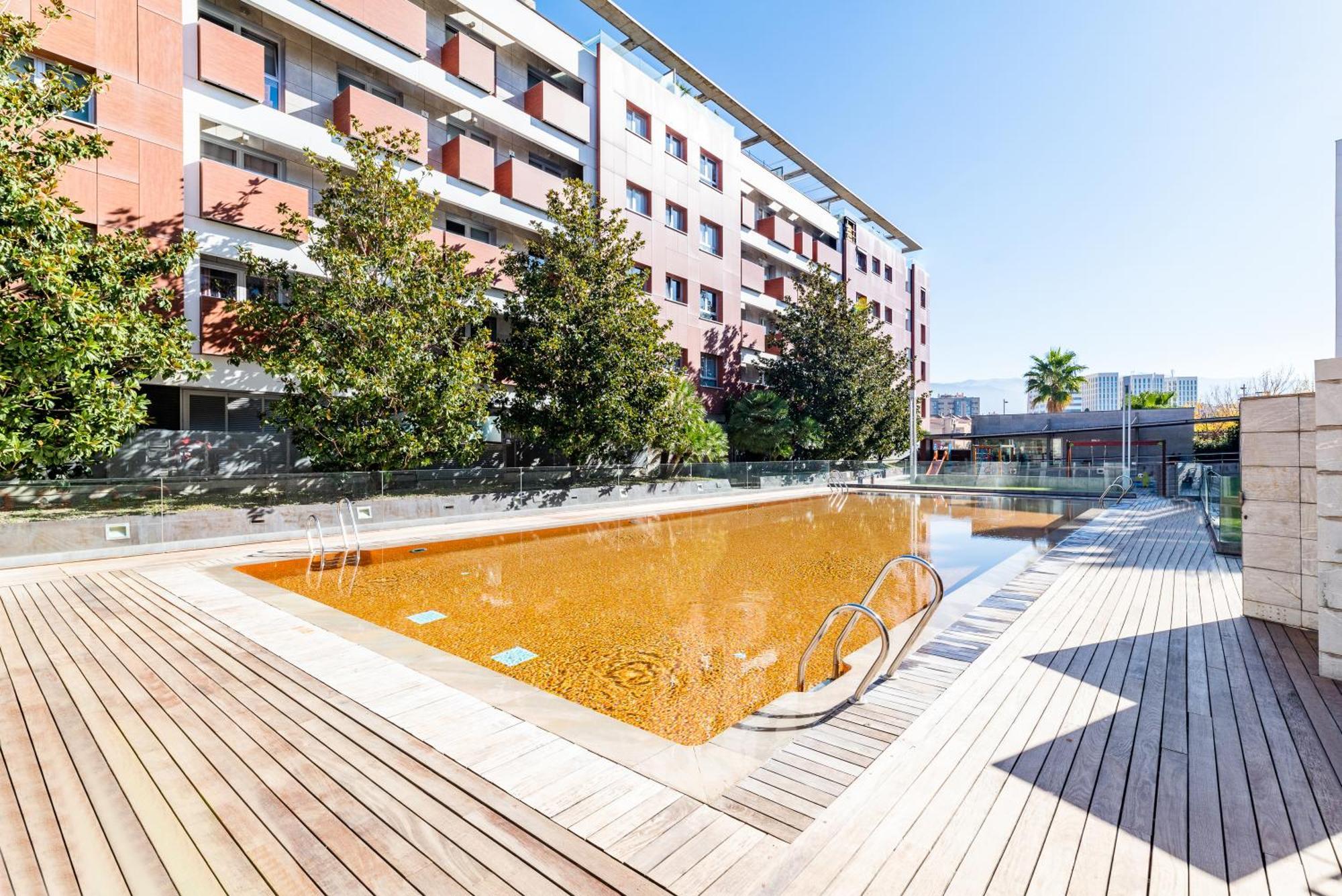 Tuguest Avenida De La Investigacion - Free Parking Apartment Granada Luaran gambar